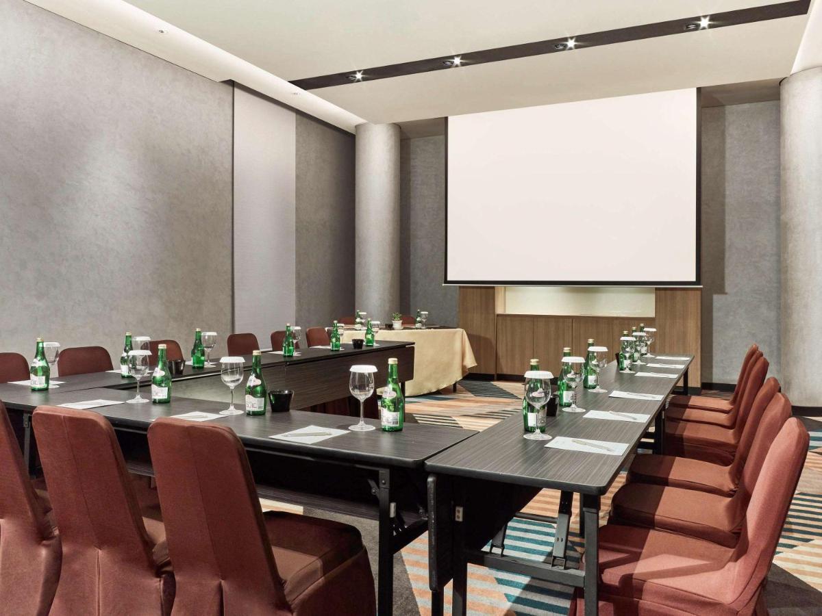 Novotel Karawang Exterior foto